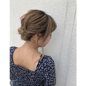 ツインシニョンアレンジ【池袋・池袋東口・池袋駅】