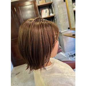 レイヤーボブ×オリーブベージュ