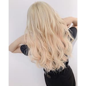 金髪ハイトーンにエクステ