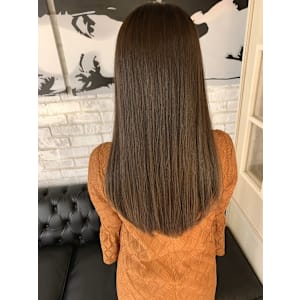 ベージュ系ツヤ髪