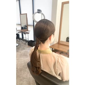 タイトローポニー編み込み