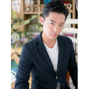 好感度大！爽やかツーブロックショート　ネイビーブラック