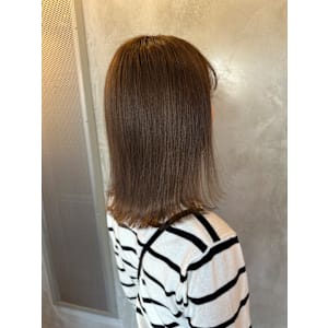 池袋 ケアブリーチ 切りっぱなしボブ  ミルクティーベージュ