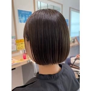 【庭野　スタイル】ダークブラウン×前下がり大人ボブ