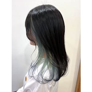 レイヤーカット　インナーカラー　ペールグリーン×ブラック