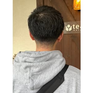 刈り上げショート　ビジネススタイル　メンズショートヘア