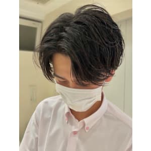センターパート　メンズカット　銀座　美容室　カルマパーマ　