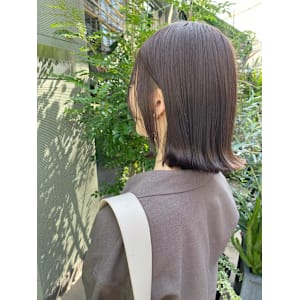 外ハネ　グレージュ