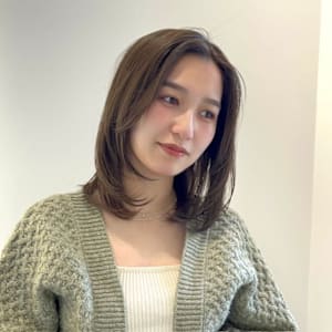 前髪なし　ミディアム　レイヤー　ワンカール　20代30代