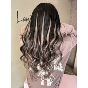 黒×シルバーで王道ギャルスタイル！