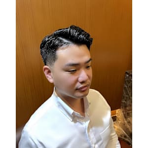 銀座　理容室　フェードカット　コームオーバー