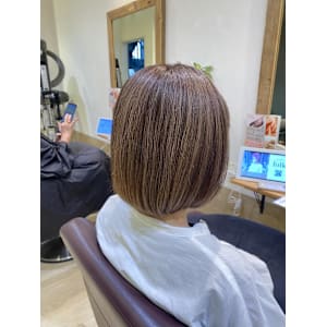 姫カットカールセミディシアーカラー - STELLA by KENJE【ステラバイケンジ】掲載中