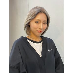 ハイトーンステップボーンカットショート