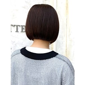コンパクトボブ　ミニボブ　ぱつっとボブ　グレージュ