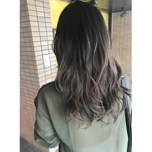 アッシュグレージュカラー