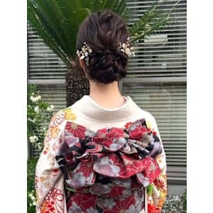 和装アレンジ　着物アレンジ　ゆるめシニヨン