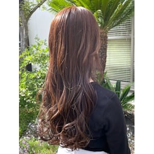 ミルクティーベージュ　ブリーチなしカラー　巻き髪アレンジ