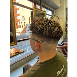 フェードカット×ブリーチハイライト