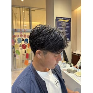 センターパートショート/山本凌也