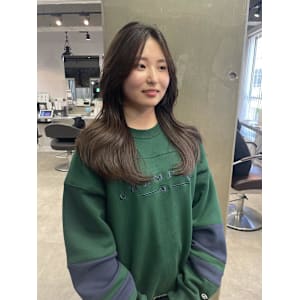 miu&清水大誠　レイヤーカット　韓国ヘア