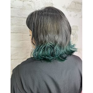 エンドカラーグリーン【池袋・池袋東口・池袋駅】