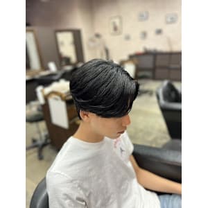 ナチュラルセンターパート - メンズサロン growth天神店【メンズサロングロウ】 メンズカット/メンズパーマ/眉毛【メンズサロン グロウ テンジンテン メンズサロングロウ  メンズカット メンズパーマ マユゲ】掲載中