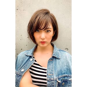 ショートボブ