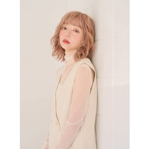 大人かわいいハイトーン×レイヤーパーマ