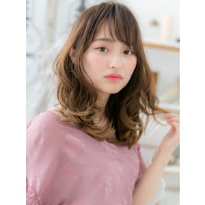 外国人風斜めバングラインカラー小顔ハイライトアッシュオリーブ