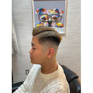 スキンフェード×サイドパートハイトーン