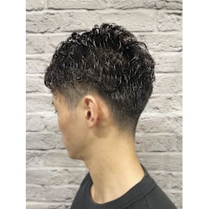 ツーブロック/パーマ/マッシュ/黒髪/センターパート