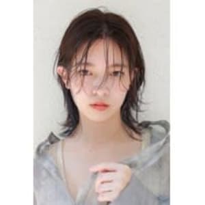 抜け感ショートヘアー