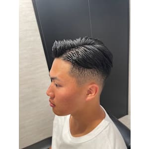 ツーブロック×フェード×七三 - UNTRACE－BARBER SHOP－【アントレース バーバーショップ】掲載中