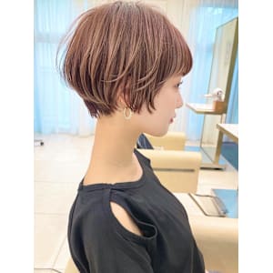 ショートボブ髪型30代40代前髪あり前髪なし面長h102 - &STORIES【アンドストーリーズ】掲載中