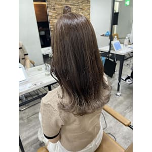 グレージュグラデーションカラー【池袋・池袋東口・池袋駅】