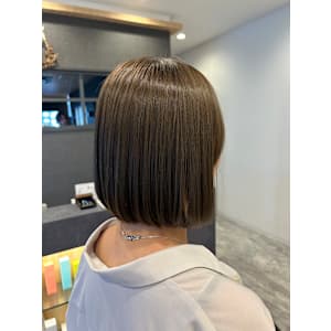 ボブ　オリーブベージュ　透明感カラー