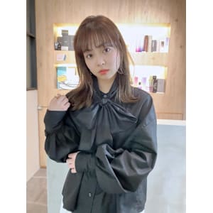 大人かわいい外ハネミディアム【sourire 神田】