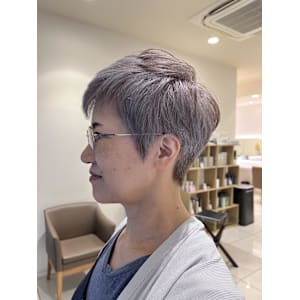白髪染めしないショートヘア - marju銀座【マージュギンザ】掲載中