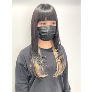 レイヤーカット　姫カット　ブラック×ベージュ　インナーカラー