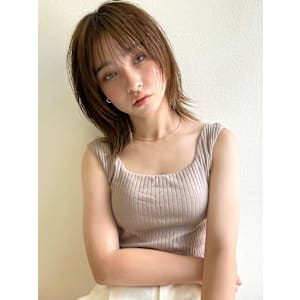 顔周りレイヤー　外ハネボブ　スタイリング簡単　20代30代