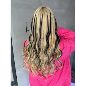 ハイトーンヘアの方にオススメ！ローライト！