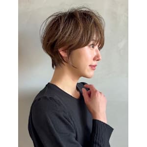 20代30代40代　大人ショート　ナチュラルブラウン　艶感