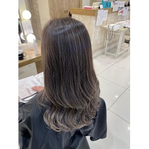 グレージュハイライト　（千田）