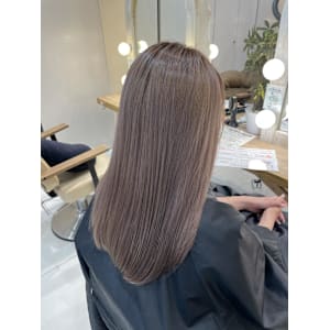 ピンクグレージュ