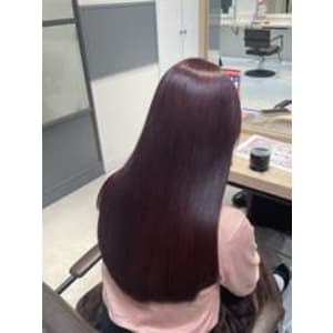 【スタイル】ワインレッド×ツヤ髪スタイル