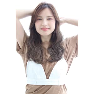 シアーカラー前髪なし ベージュふんわりカール 20代30代