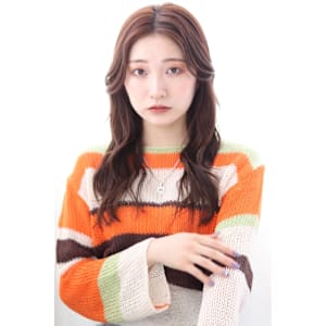 20代30代40代　センター分けゆるふわレイヤーロング