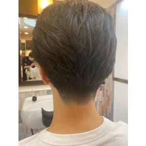 センターパート×テーパー＆シャドーフェード