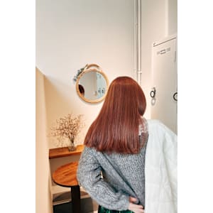 ピンクベージュ