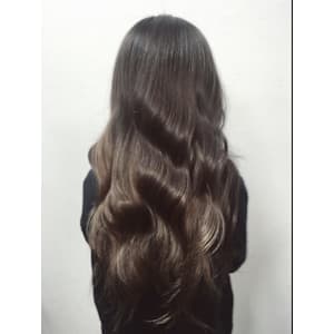 ミディアム　スタイル　巻髪レイヤー